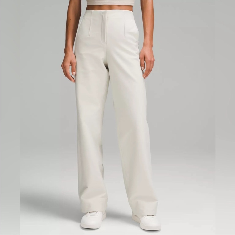 Lululemon Athletica Utilitech Relaxed-Fit
Mid-Rise Trouser in Bone size 2